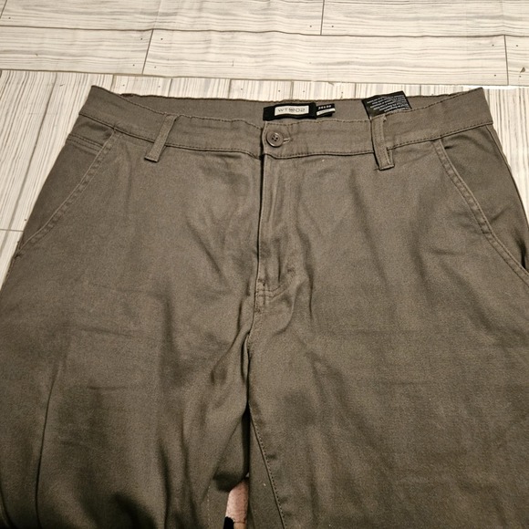 WT02 Chino Pants Mens 34x30 Gray Straight Leg‎ Flat Front Twill Workwear Office - Picture 7 of 9